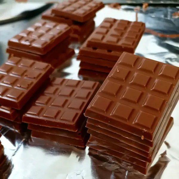 Assortiment de mini tablettes de chocolat aux plantes